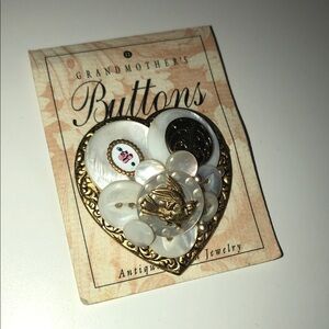 Vintage ‘90s Grandmother's Buttons Heart Brooch
